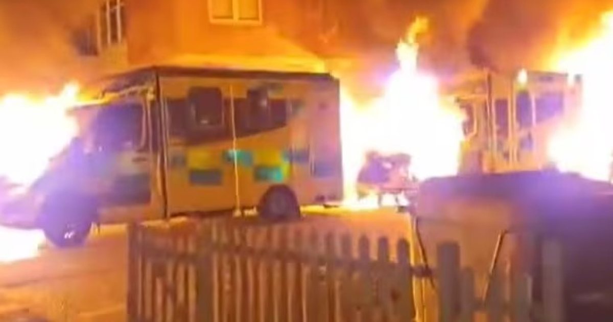 Çfarë fsheh prapa zjarrit ndaj ambulancave në veri të Londrës?