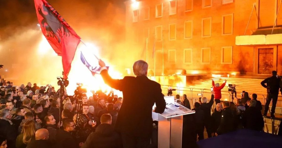 Pse Hoxha thotë se opozita duhet të zërë natën Kryeministrinë?