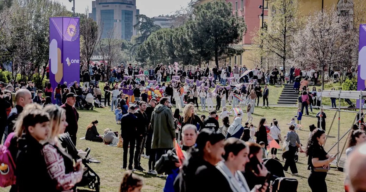 Zbuloni pse One Albania ‘mori’ Ditën e Verës në Tiranë