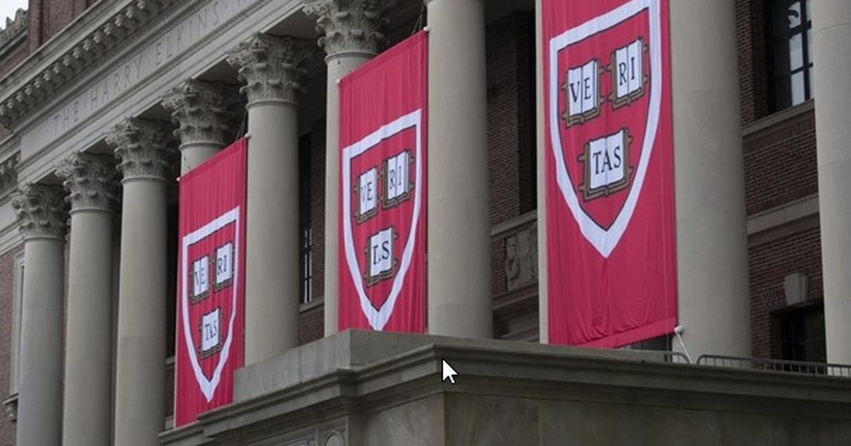 Rrezikon Harvardi fondet federale? Padia që po ndez alarmet