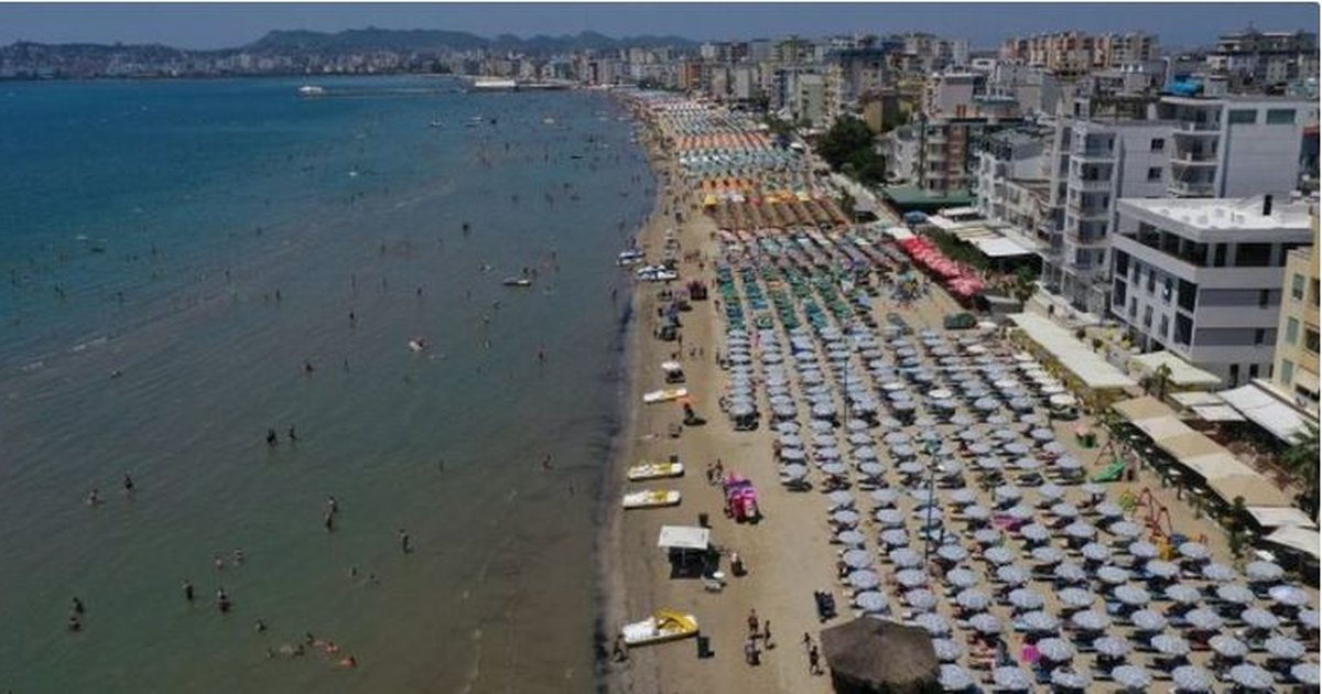 Pse plazhet e Durrësit janë të mbushura tani? Zbuloni arsyen!