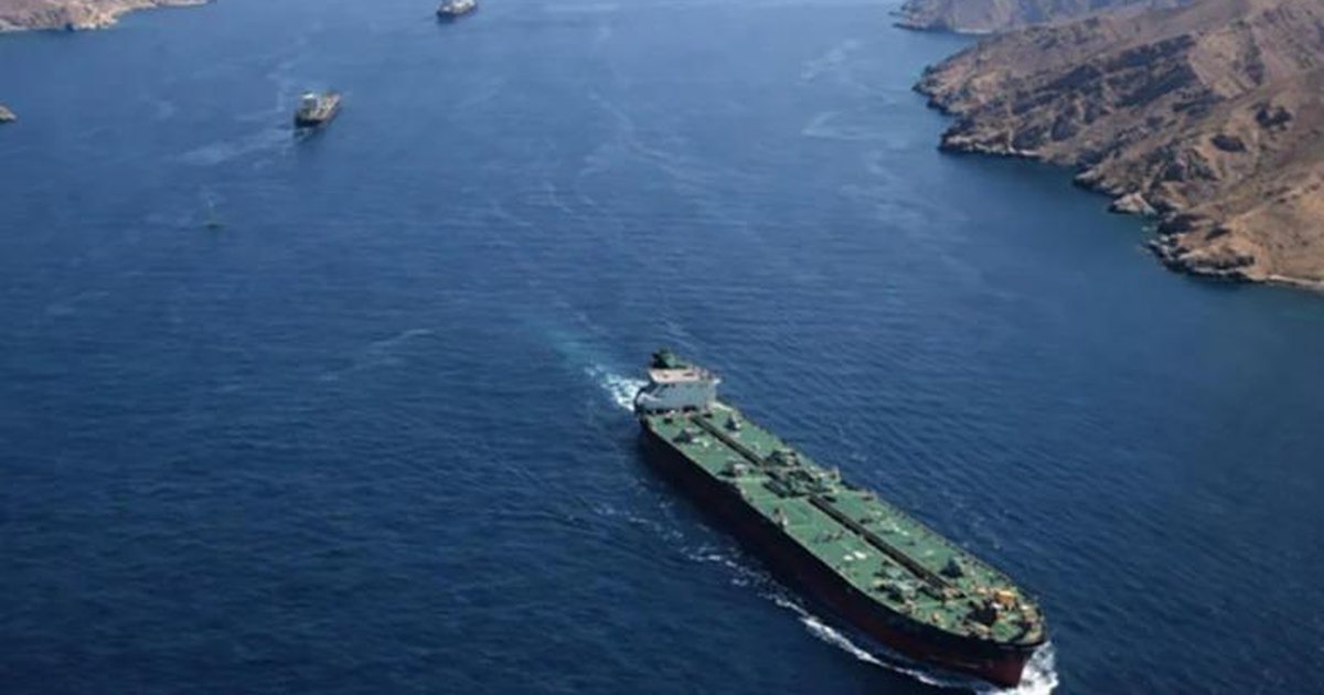 Pse 27 anije u kthyen papritur pranë Iranit?