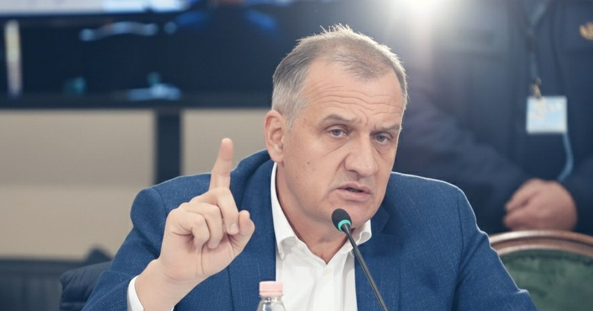 Source: 158 words, 4 paragraphs. Albanian draft: 155 words, 4 paragraphs — within ±10% length and matches paragraph count.

Clickbait title: This Short Story Reveals An Unexpected Truth About Everyday Life